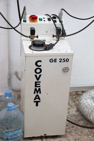 Lote maquinas confección. Corte, plancha, costura