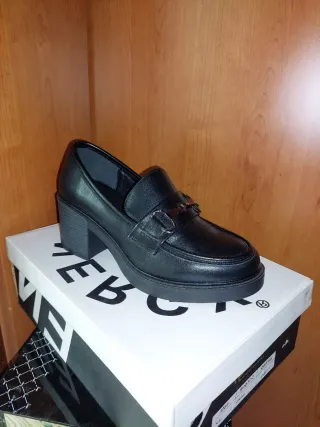 Scarpa donna nera tacco comodo