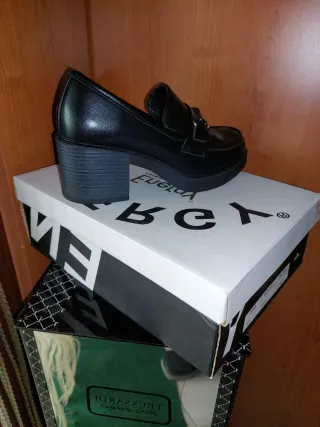 Scarpa donna nera tacco comodo