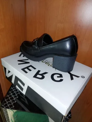 Scarpa donna nera tacco comodo