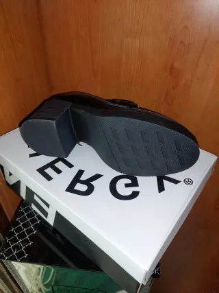 Scarpa donna nera tacco comodo