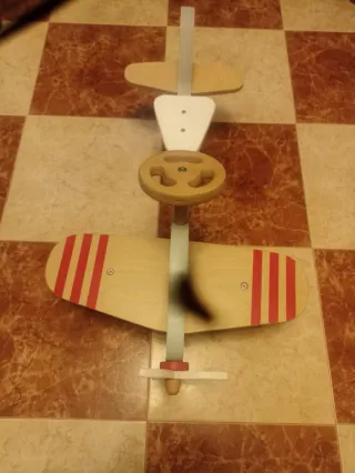 Correpasillos avión madera