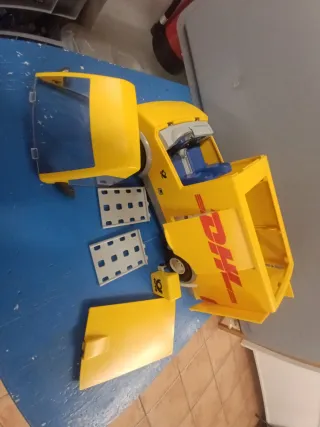 Playmobil Camión DHL