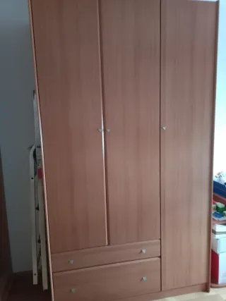 Armario de madera 3 puertas