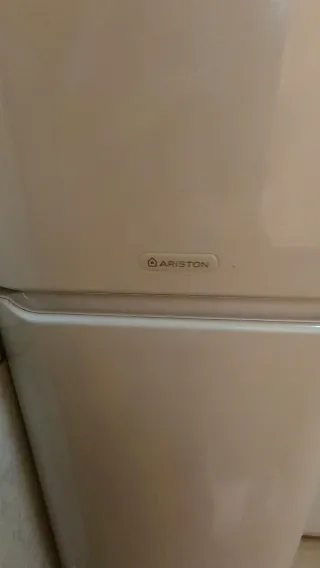 Frigorífico y congelador Ariston