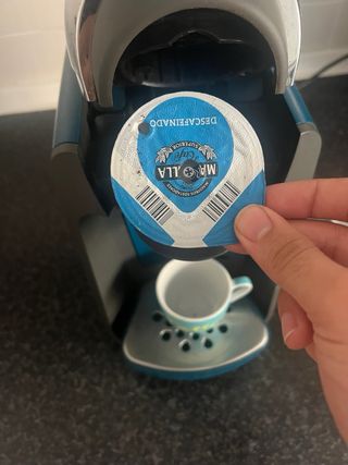 Cafetera Tassimo Bosch+8 tazas espresso con platos