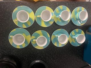 Cafetera Tassimo Bosch+8 tazas espresso con platos