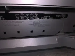 TV Loewe 32 Concept Plata