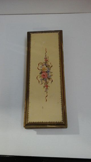 Caja de madera vintage decorada