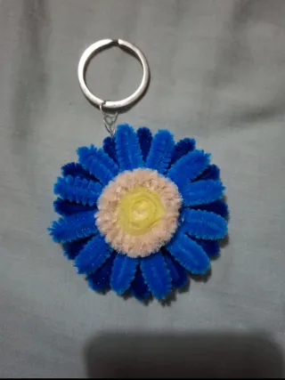 Llavero de flor gerbera azul
