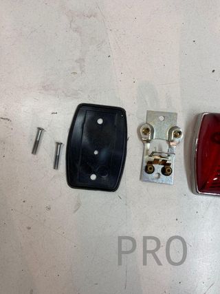 Piloto iluminacion rojo media luna 2600026