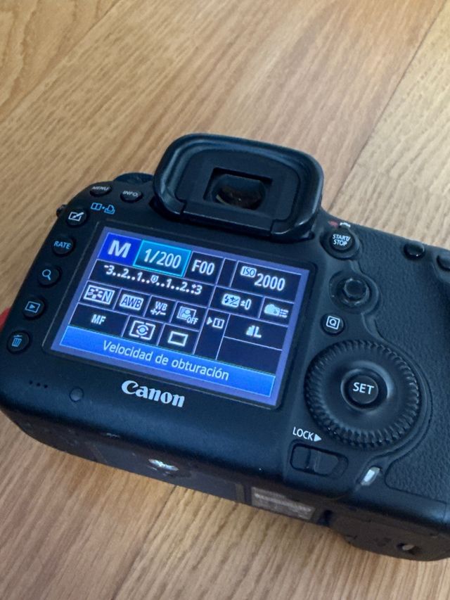 Canon 5D Mark III + Lente 24-70mm f/2.8L