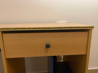 Escritorio madera y azul