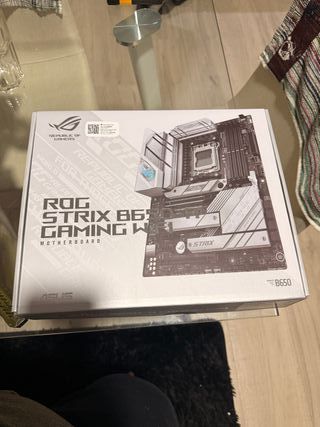 Placa Base ASUS ROG STRIX B650 WIFI