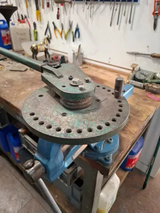 Curvadora manual de tubo