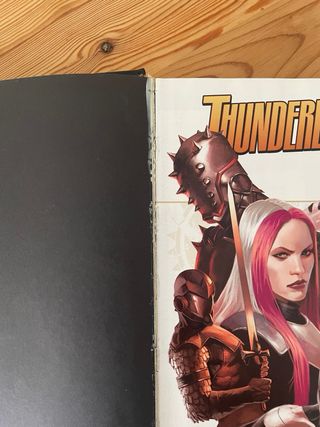 Comic Thunderbolts marvel deluxe