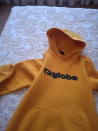 Sudadera Globe Amarilla Hombre largo 66 cms. Ancho