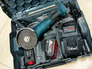 Radial Bosch GWS 18V-10 Profesional