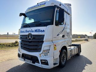 Mercedes-Benz 1845 2015