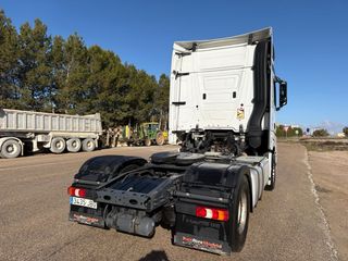 Mercedes-Benz 1845 2015