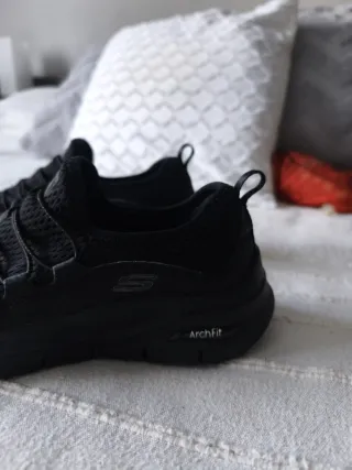 Zapatillas Skechers sin cordones negras