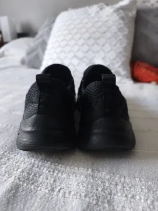 Zapatillas Skechers sin cordones negras