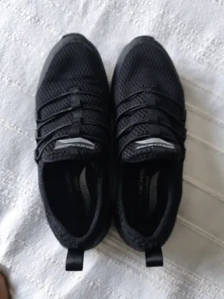 Zapatillas Skechers sin cordones negras