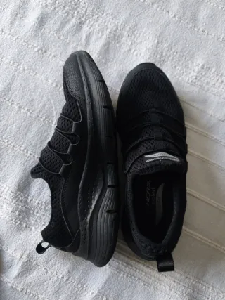 Zapatillas Skechers sin cordones negras