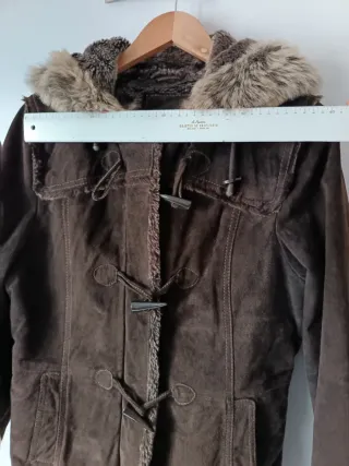 Pelliza ante marrón con capucha