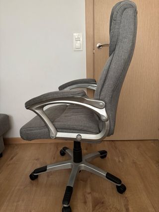 Silla de oficina gris