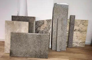 Restos de encimeras y placas de granito y mármol