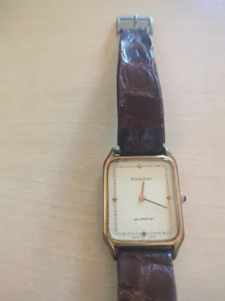 Reloj Radiant Cuadrado Dorado y Marrón