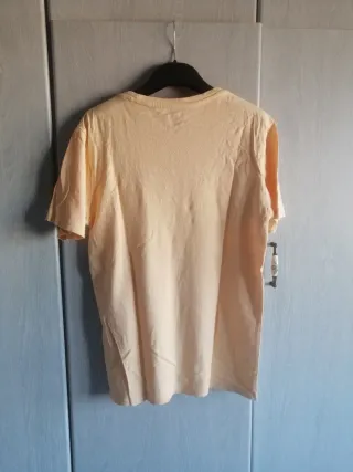 T-shirt Levi's gialla con taschino