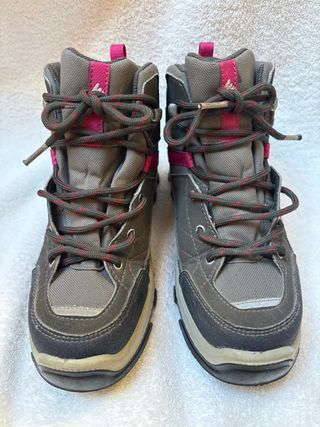 Botas de montaña Quechua T36 waterproof