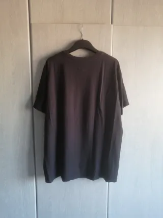 T-shirt Nike nera con stampa grafica