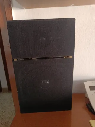 Equipo de música Aiwa con mueble