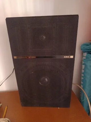 Equipo de música Aiwa con mueble