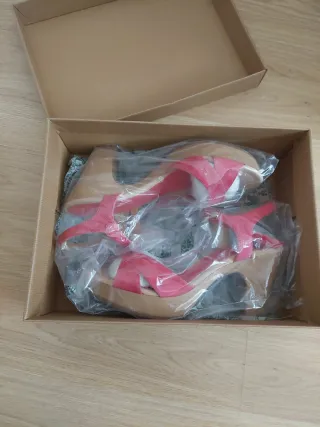 Sandalias rosa sandía. Sin estrenar.