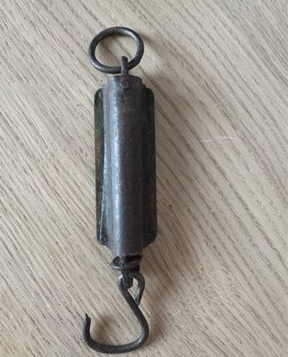 Antigua pesa de equipaje francesa