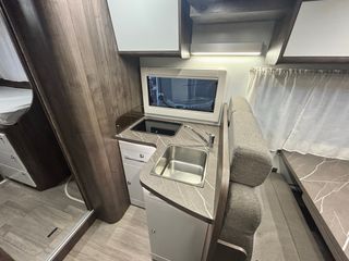 Alquiler Autocaravana Benimar 463, milcaravanas.es