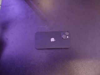 iPhone 13 con Cover, Vetrino e Caricatore