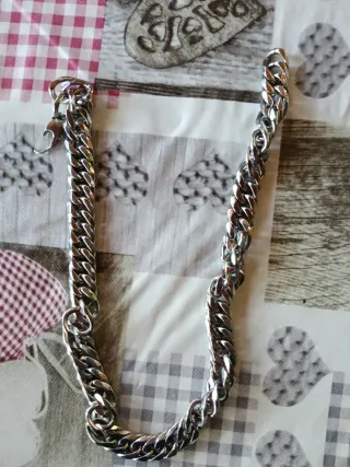 Cadena cubana plateada. Sólo cadena