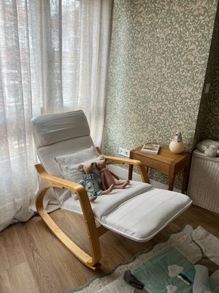 Mecedora con reposapiés