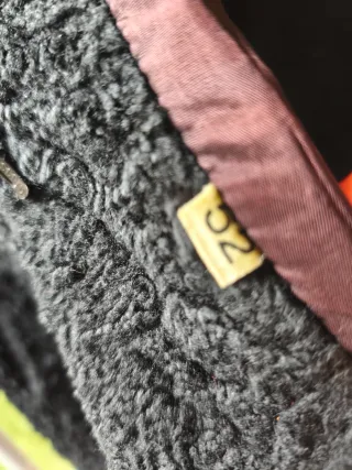 Chaquetón de pelo negro