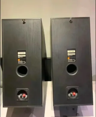 Altavoces JBL Negros