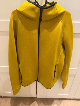 Sudadera Uniqlo Amarilla con Capucha