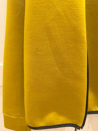 Sudadera Uniqlo Amarilla con Capucha