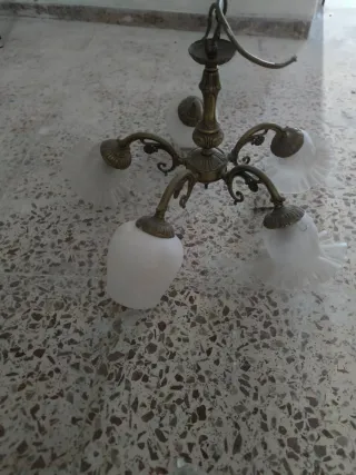 Lámpara de techo antigua dorada