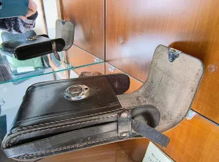 Funda antigua de cuero para cámara fuelle