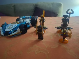 LEGO Ninjago Coche de Carreras del Dragón de Zane